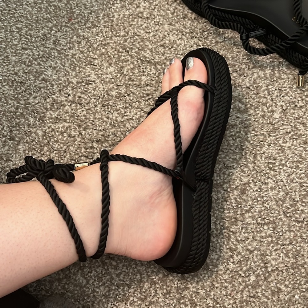 Express Sandals - Picture 5 of 5